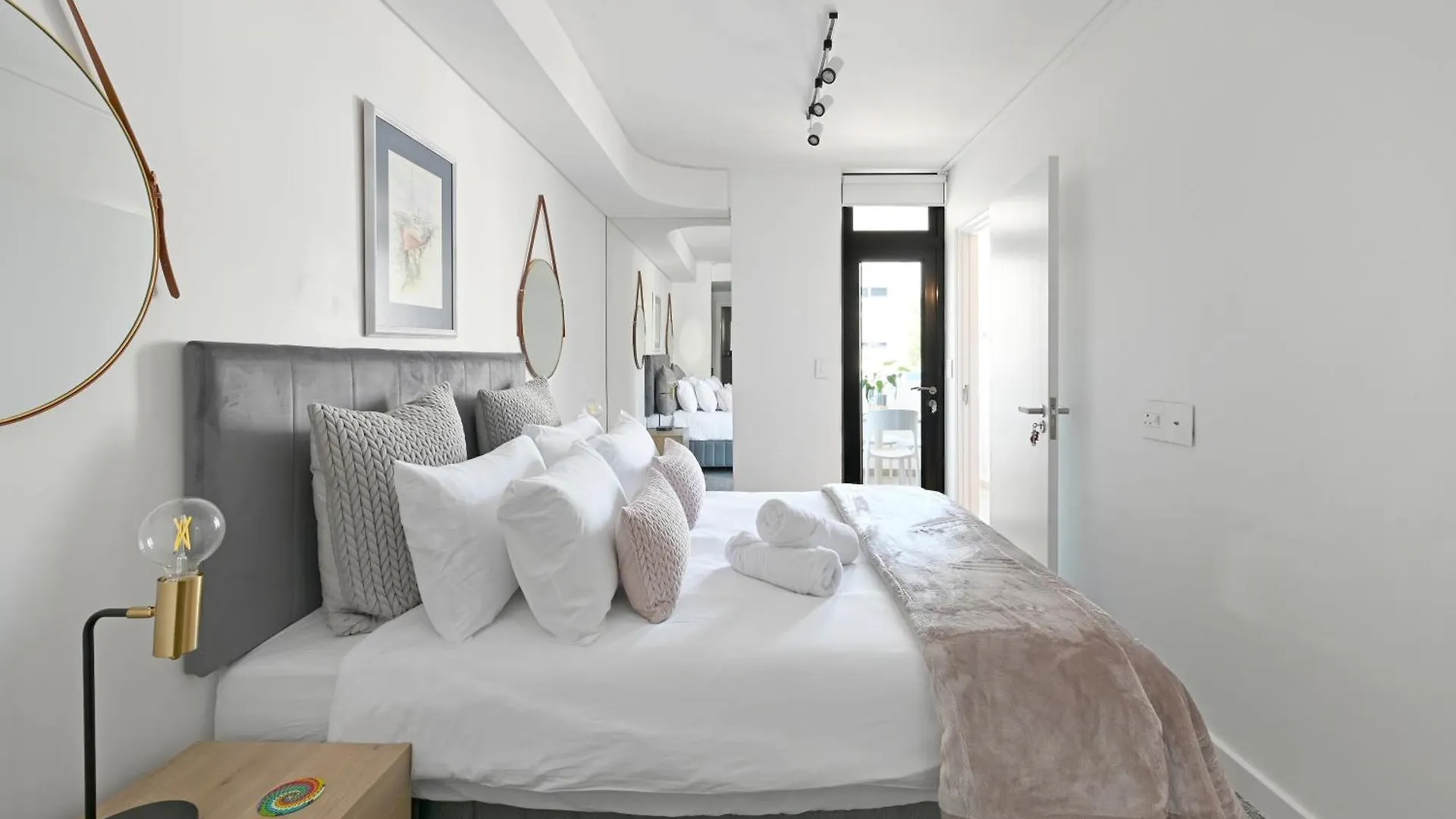 Upper City Central Balcony And Parking Cape Town 0*,