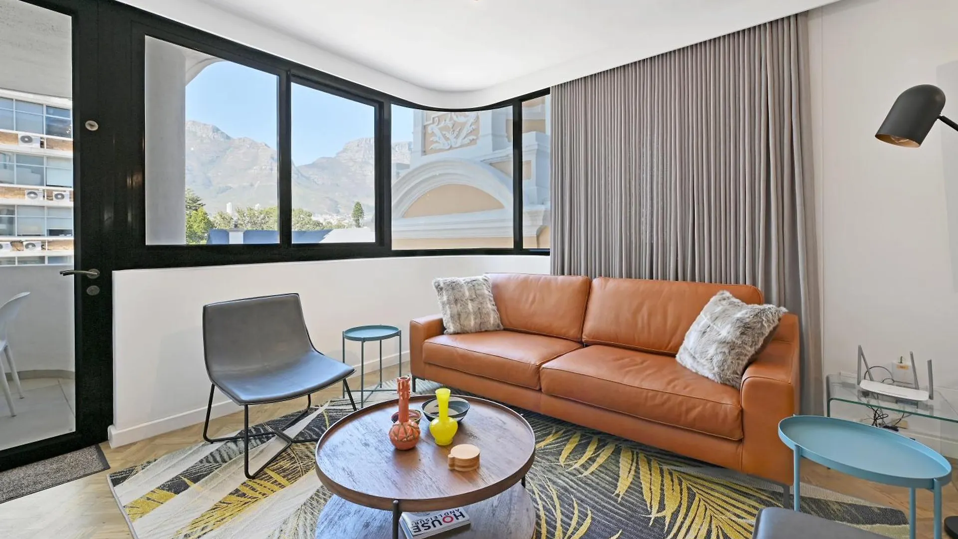 Upper City Central Balcony And Parking Cape Town Apartment