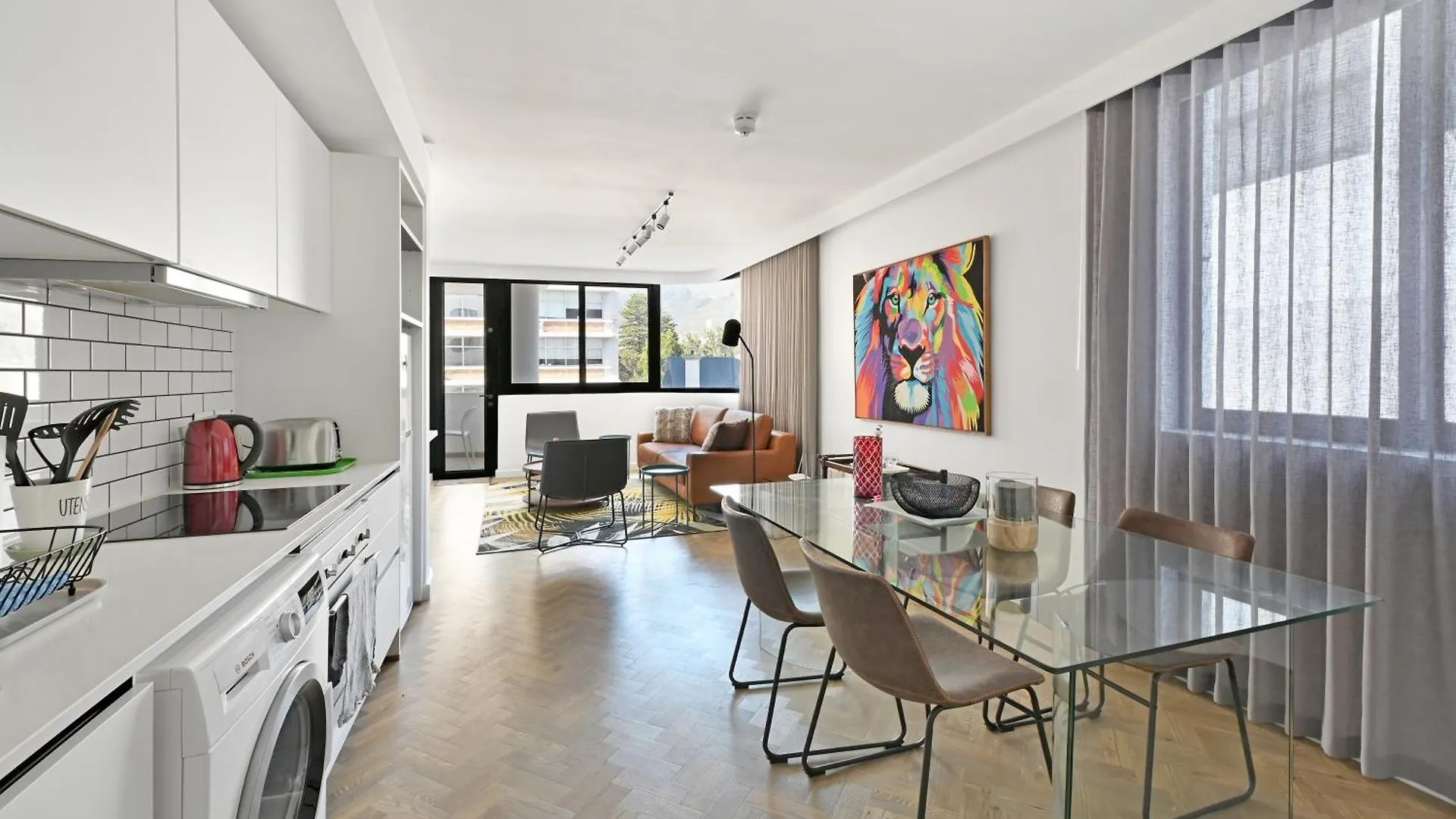 Upper City Central Balcony And Parking Cape Town Apartment